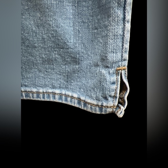 LEVI’S Women’s Capris - Picture 5 of 7